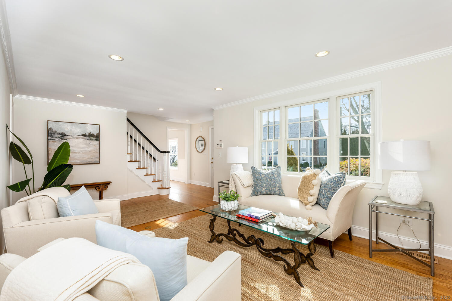 7 Clock Avenue