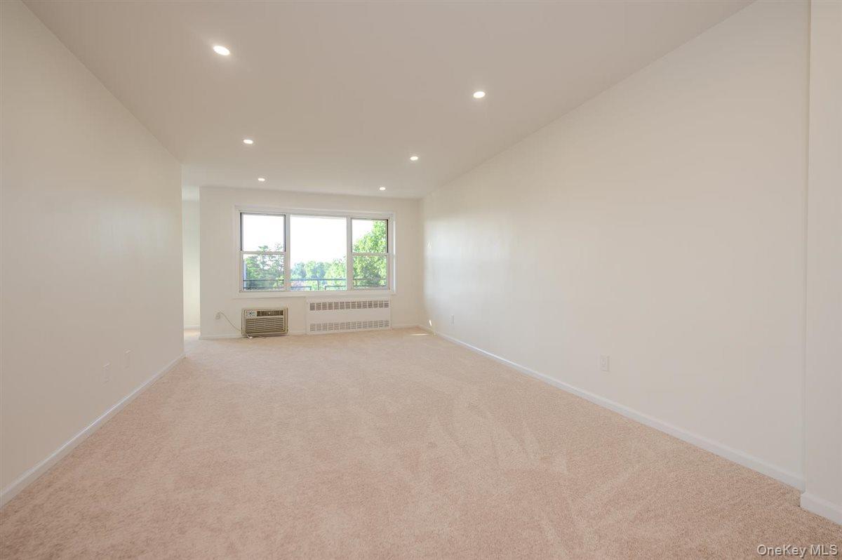 99 Randall Avenue Unit: 4-L