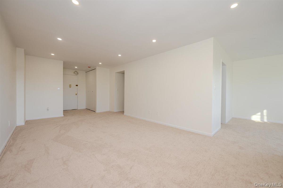 99 Randall Avenue Unit: 4-L