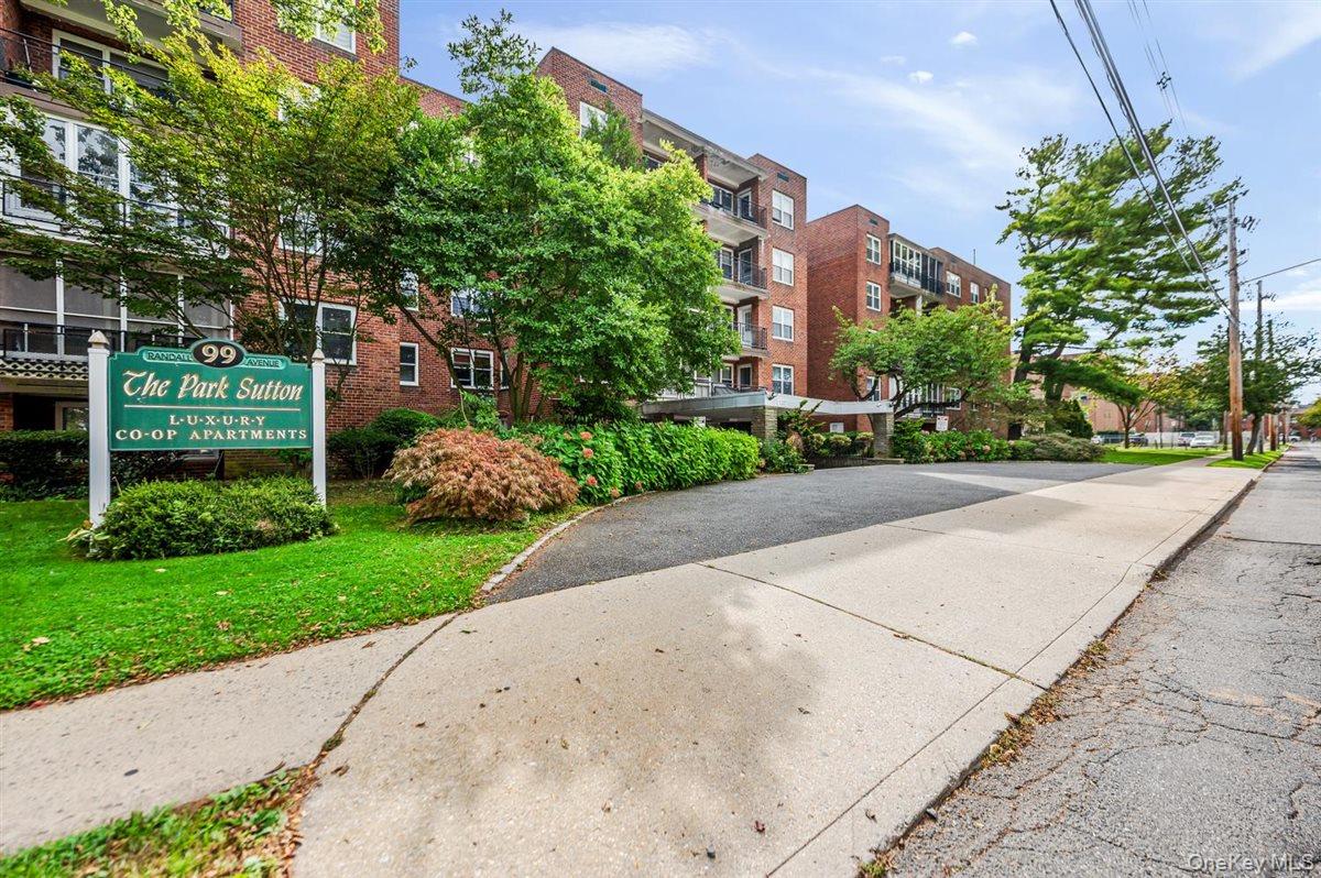 99 Randall Avenue Unit: 4-L