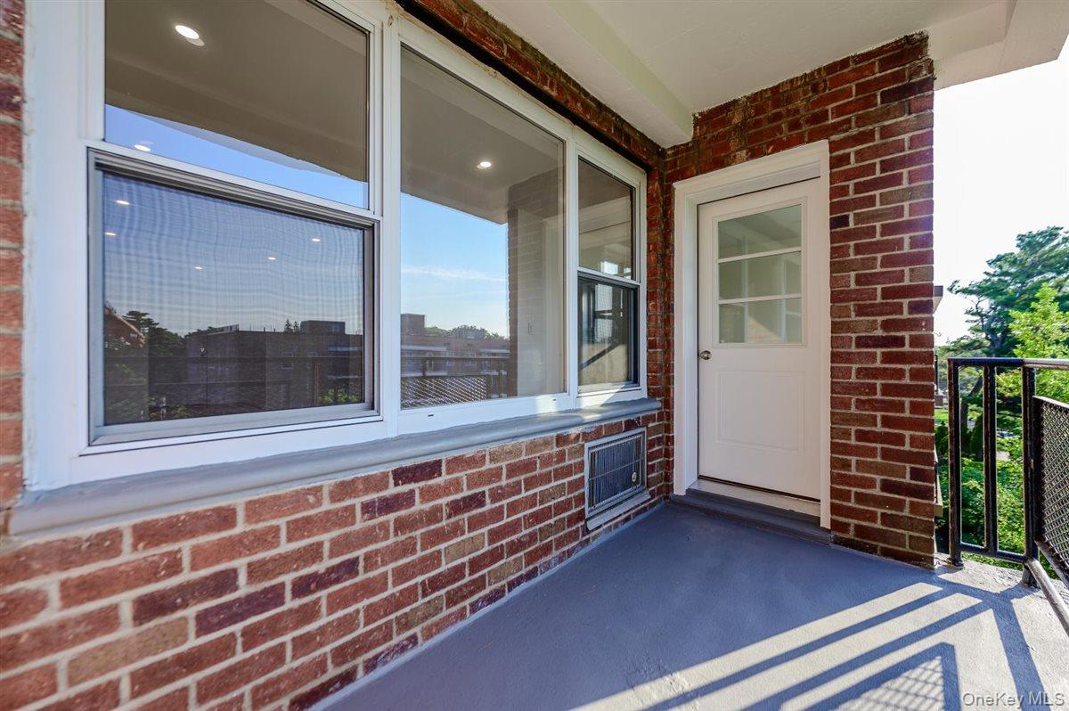 99 Randall Avenue Unit: 4-L
