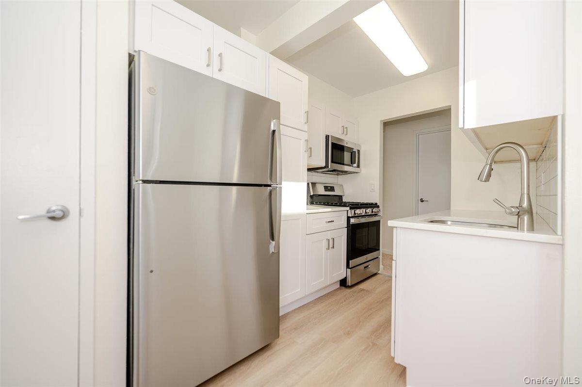 99 Randall Avenue Unit: 4-L