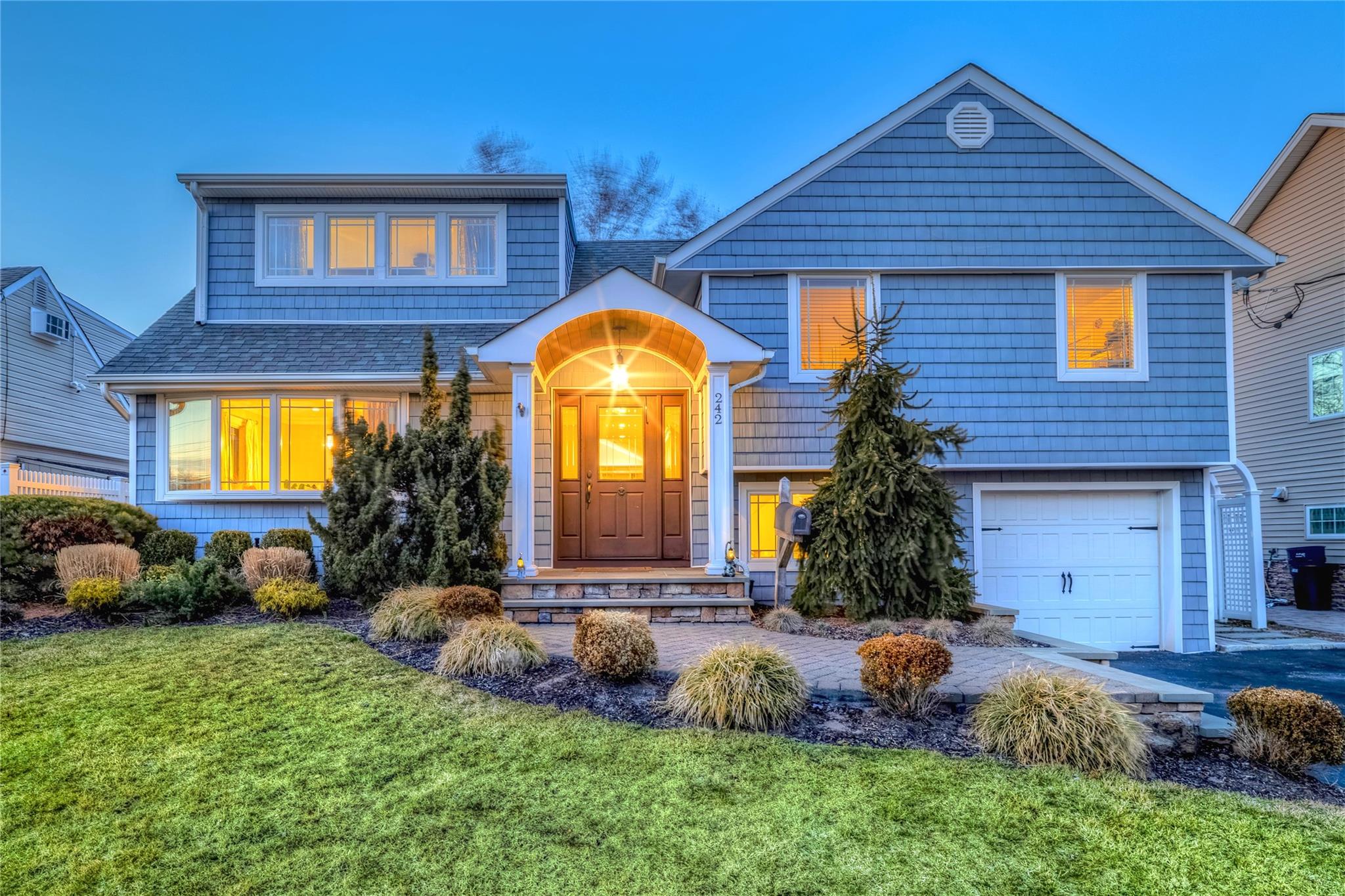 242 W Waukena Avenue