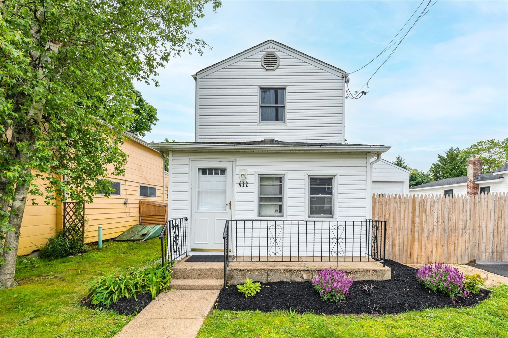 422 President Place