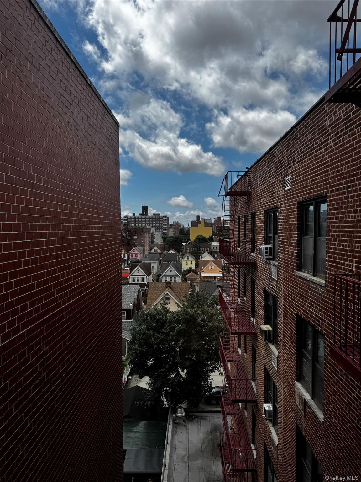 87-20 175th Street Unit: 6-J