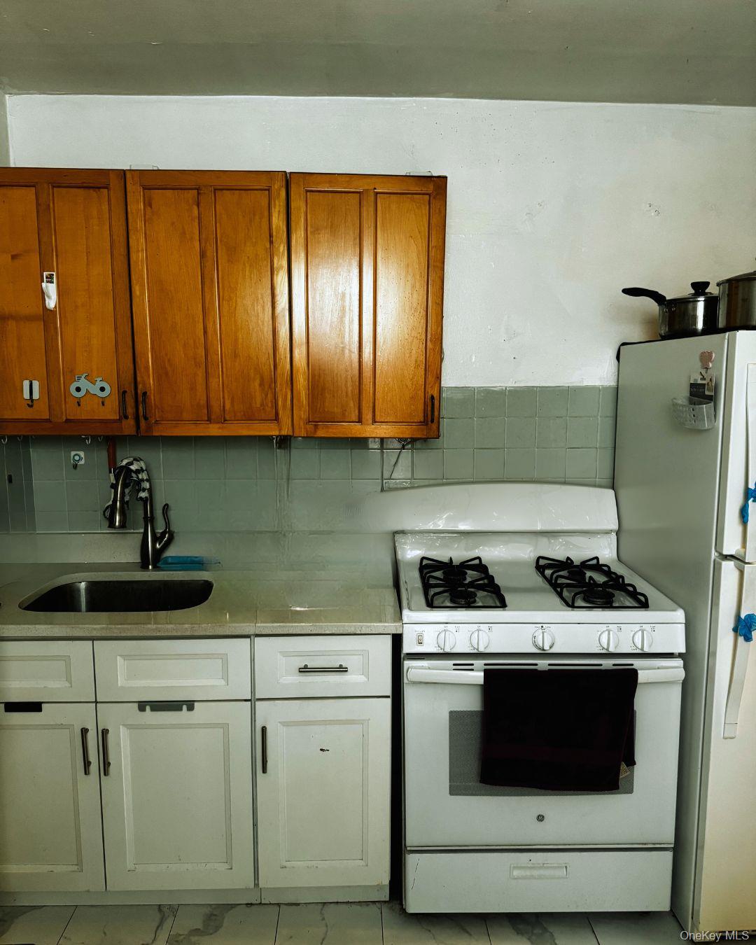 87-20 175th Street Unit: 6-J