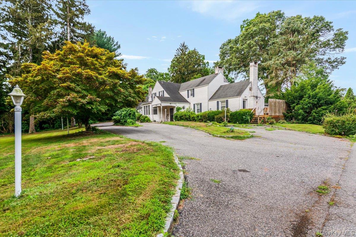 221 Huntington Bay Road