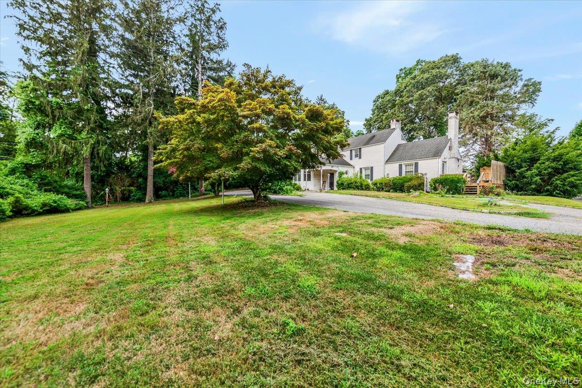 221 Huntington Bay Road