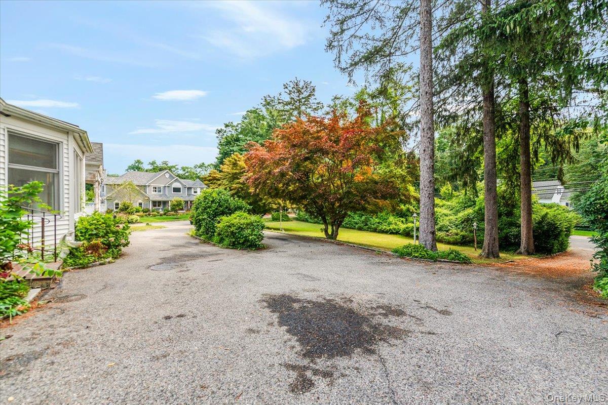 221 Huntington Bay Road