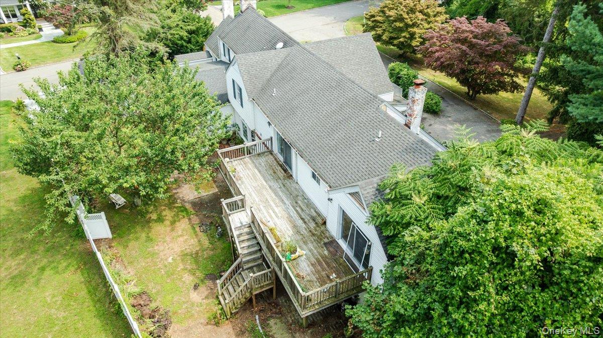 221 Huntington Bay Road