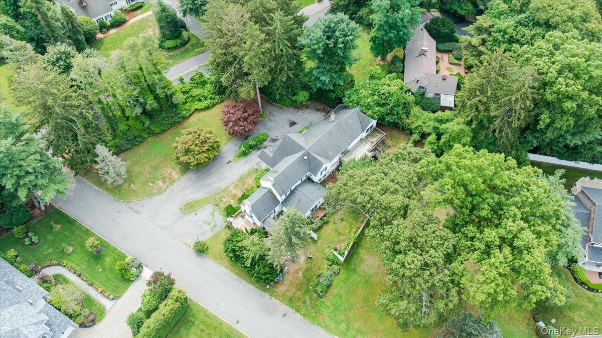 221 Huntington Bay Road