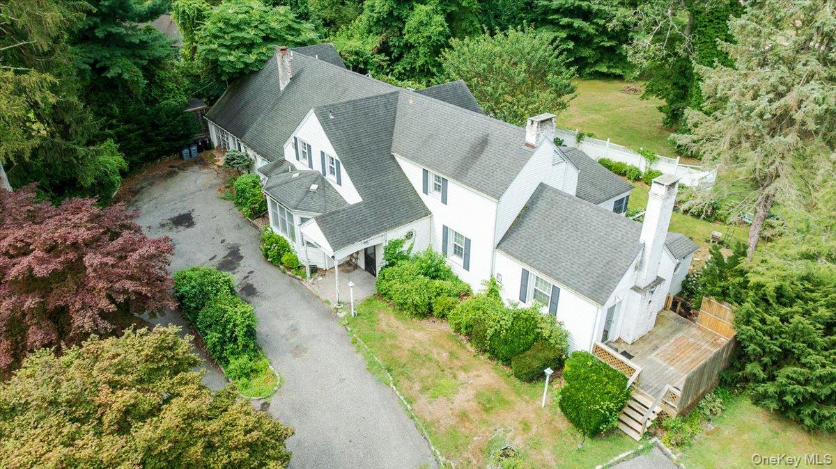 221 Huntington Bay Road