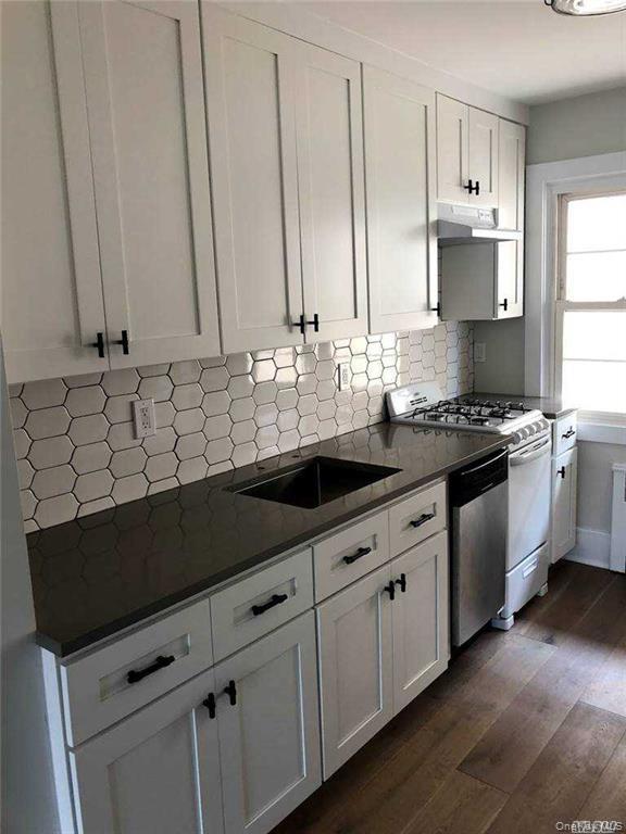215 W Broadway Unit: G-4