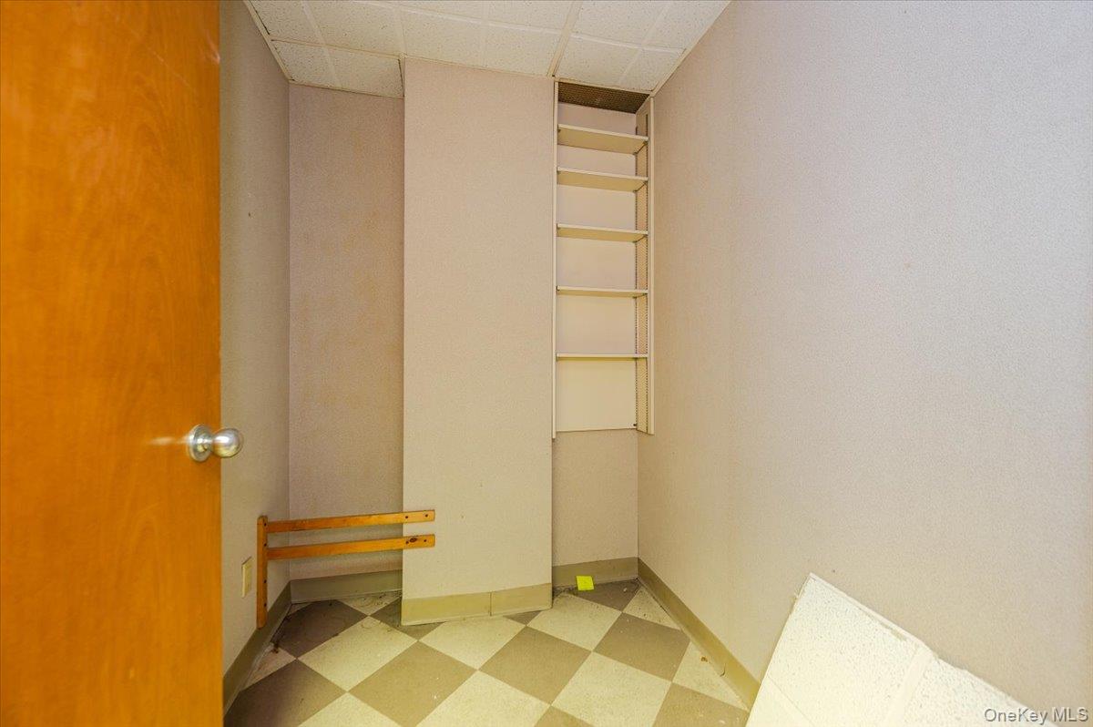 195 N Village Avenue Unit: Suite 1