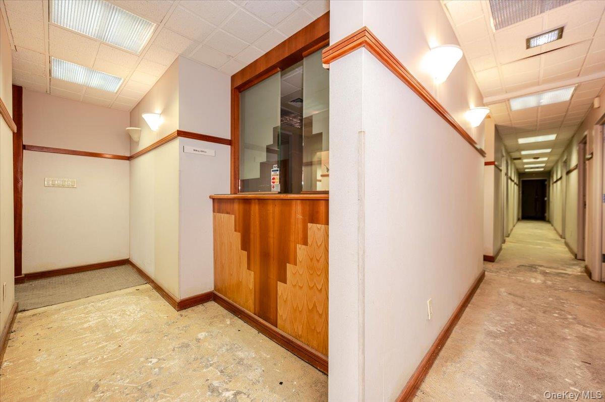 195 N Village Avenue Unit: Suite 1