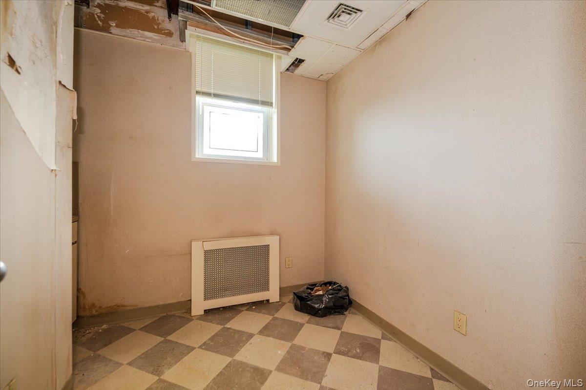 195 N Village Avenue Unit: Suite 1