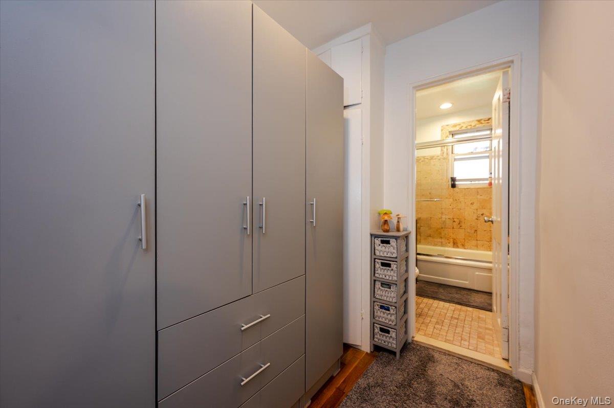 111 S Centre Avenue Unit: 2-KK