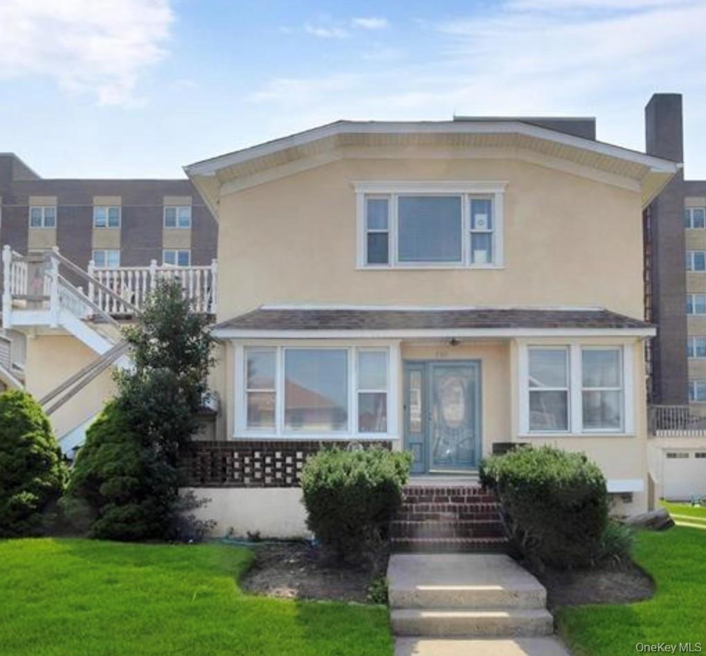 636 W Penn Street Unit: 1st Floor