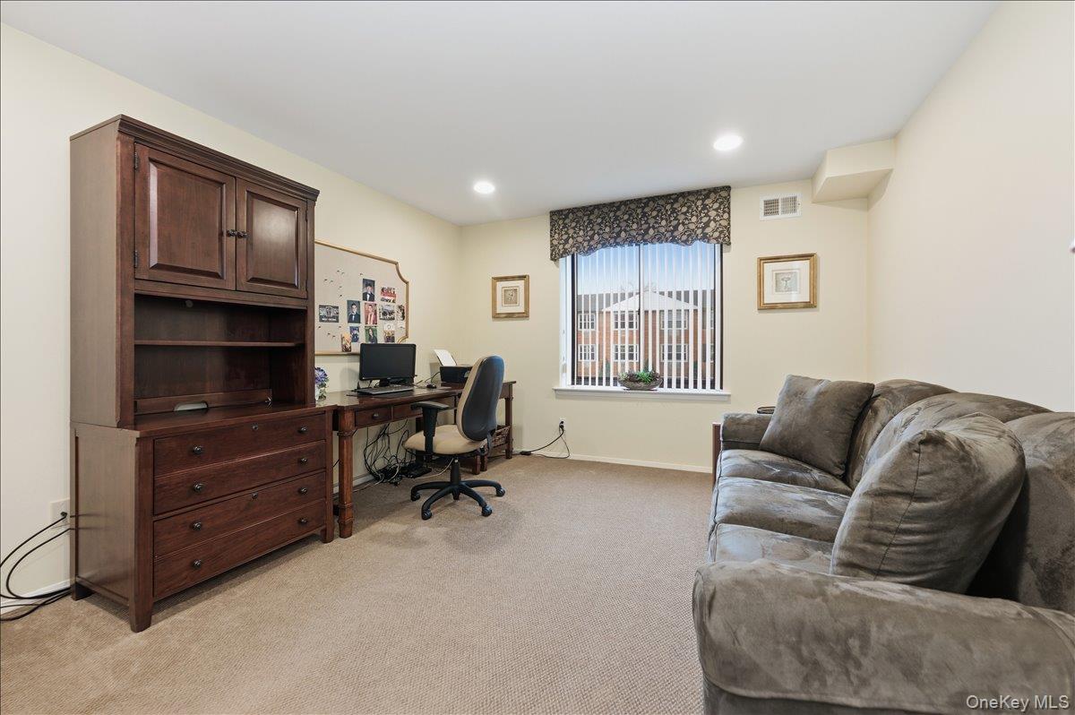 99 S Park Avenue Unit: 224