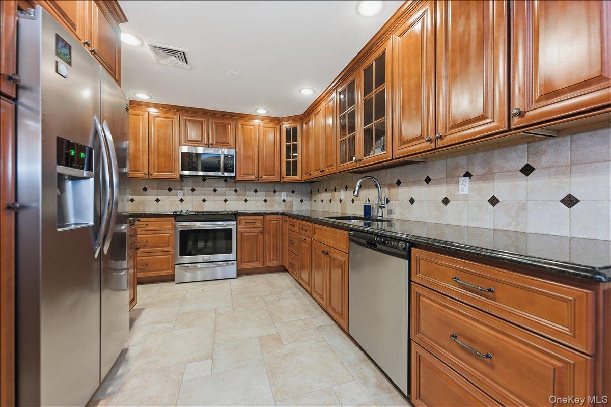 99 S Park Avenue Unit: 224