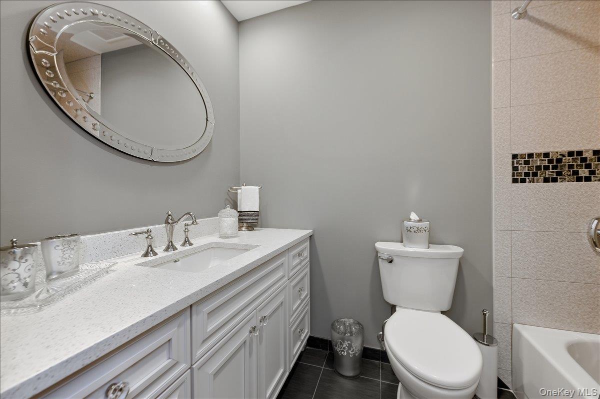99 S Park Avenue Unit: 224