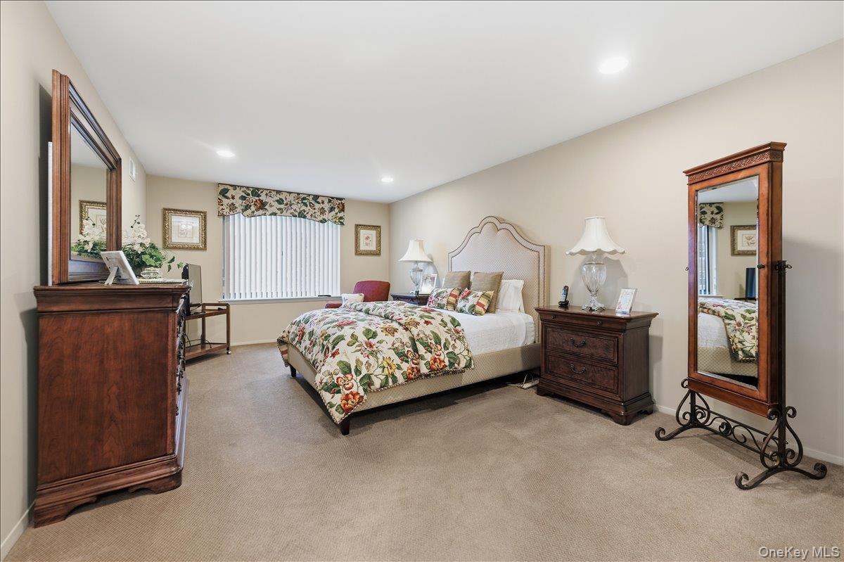 99 S Park Avenue Unit: 224