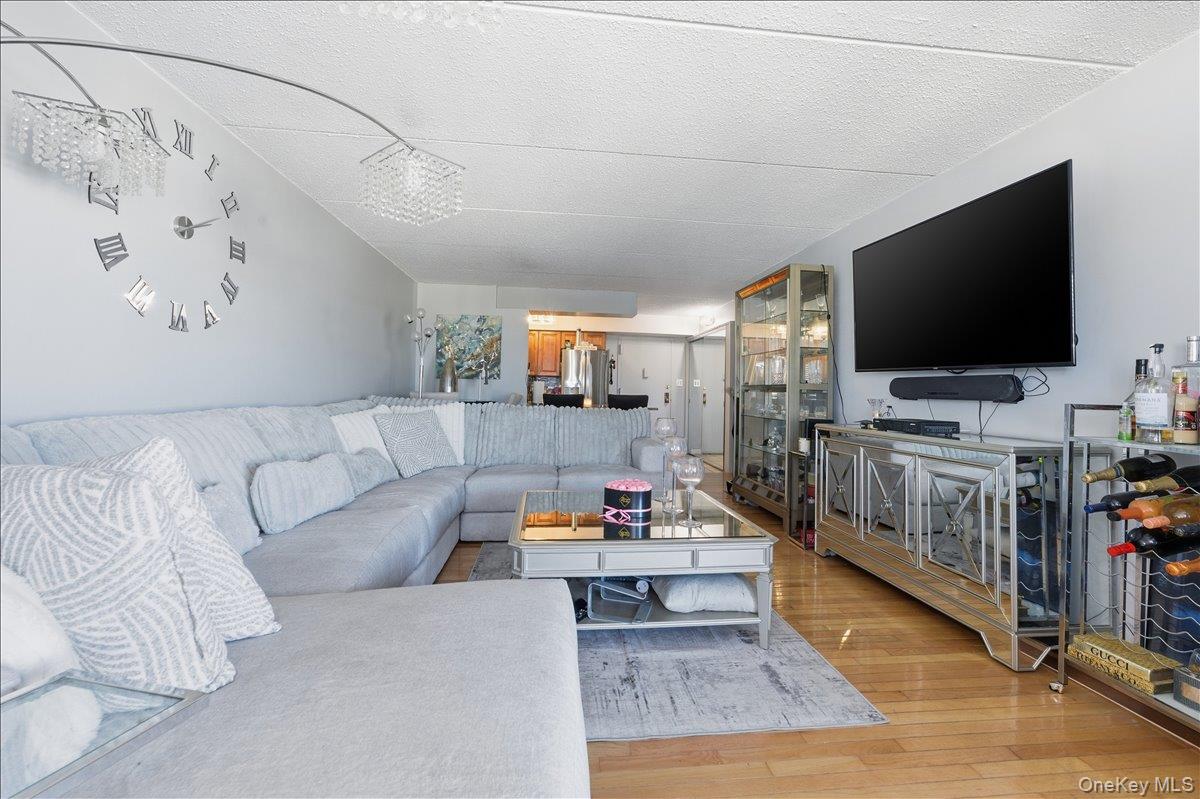 725 Miller Avenue Unit: 318