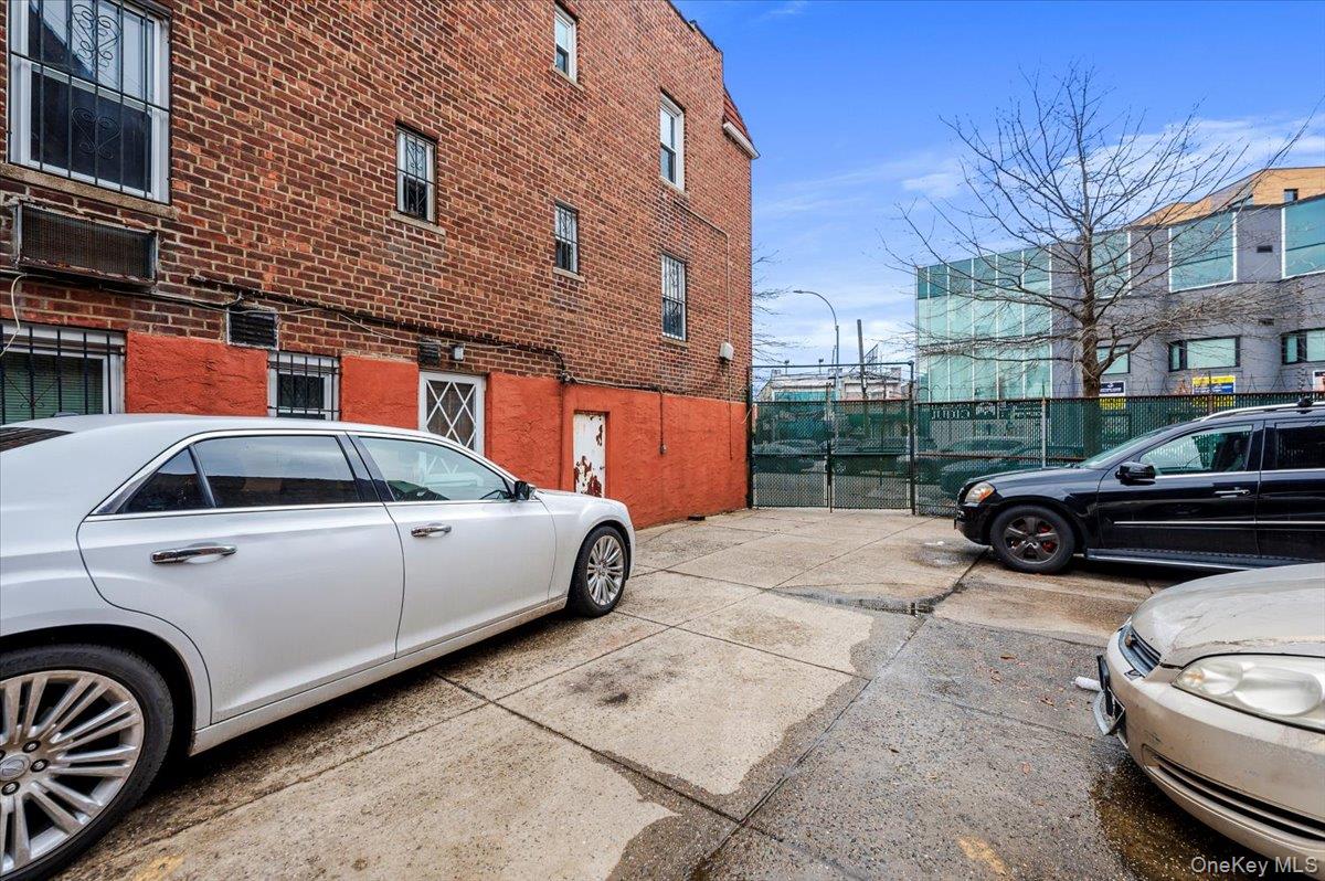 90-25A & 90-27 Elmhurst Avenue