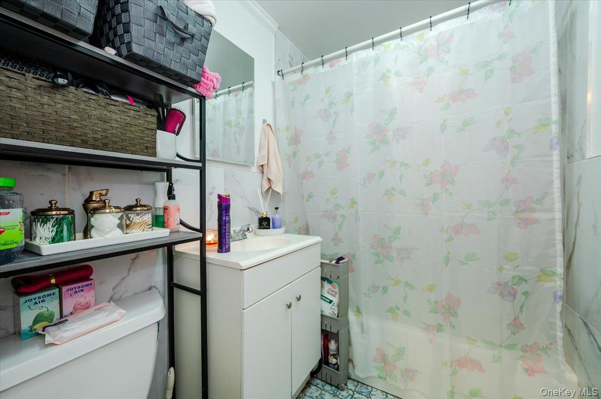 90-25A & 90-27 Elmhurst Avenue