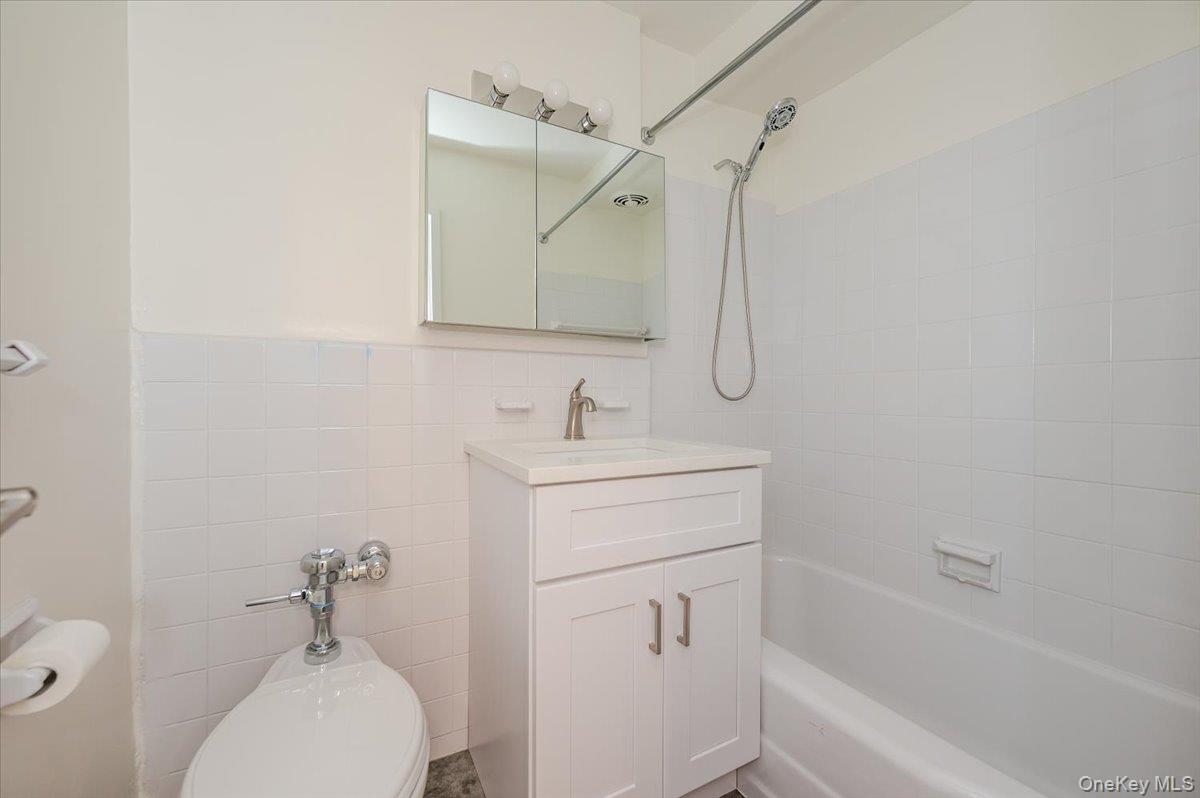 99 Randall Avenue Unit: 1-S