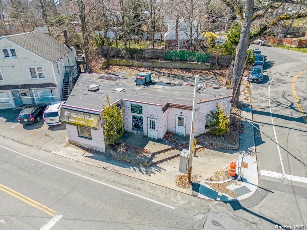 221 Laurel Road