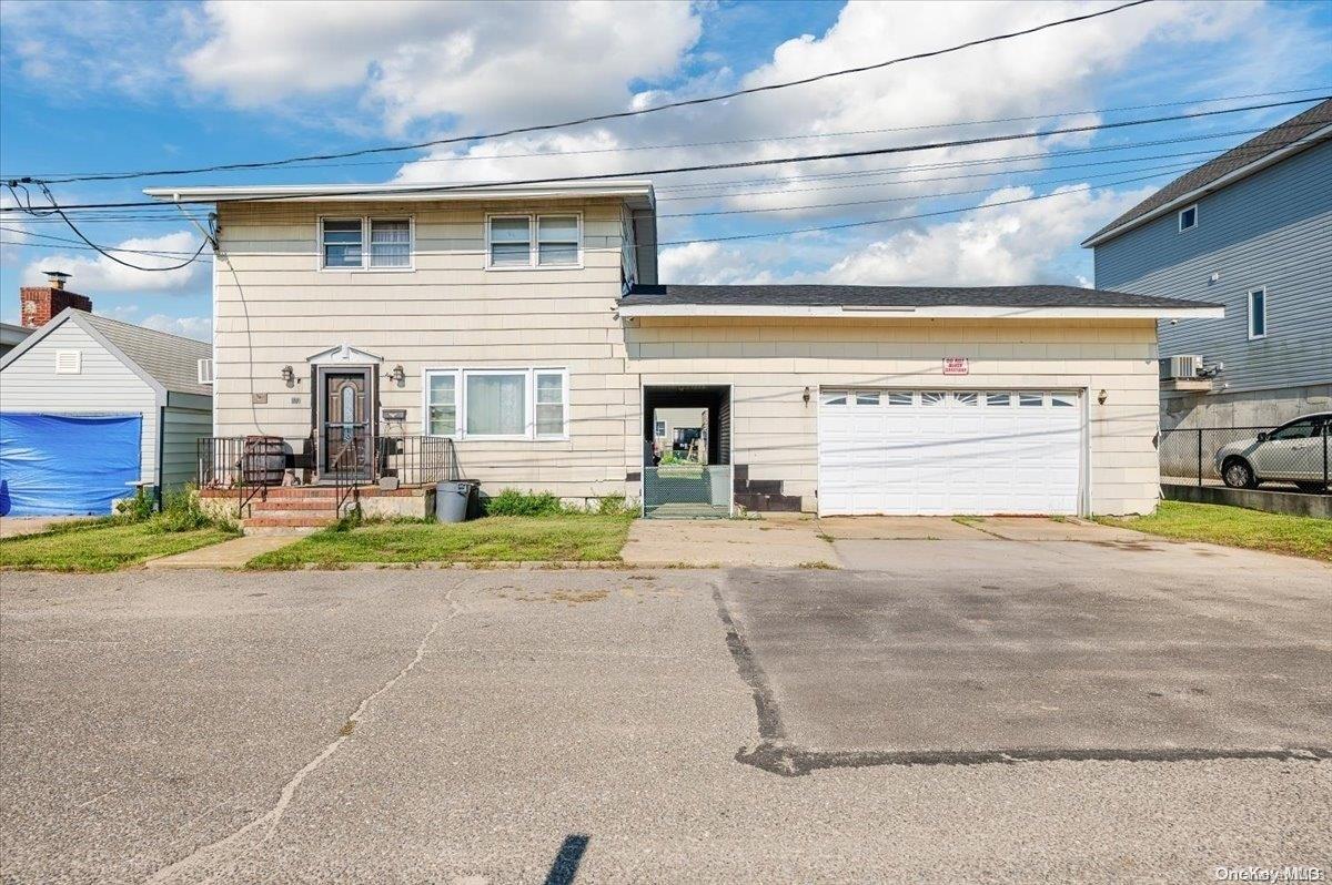 886 S 8th Street