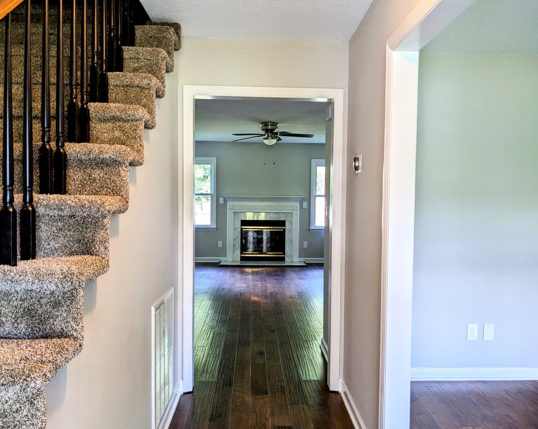 212 Ashley Dr