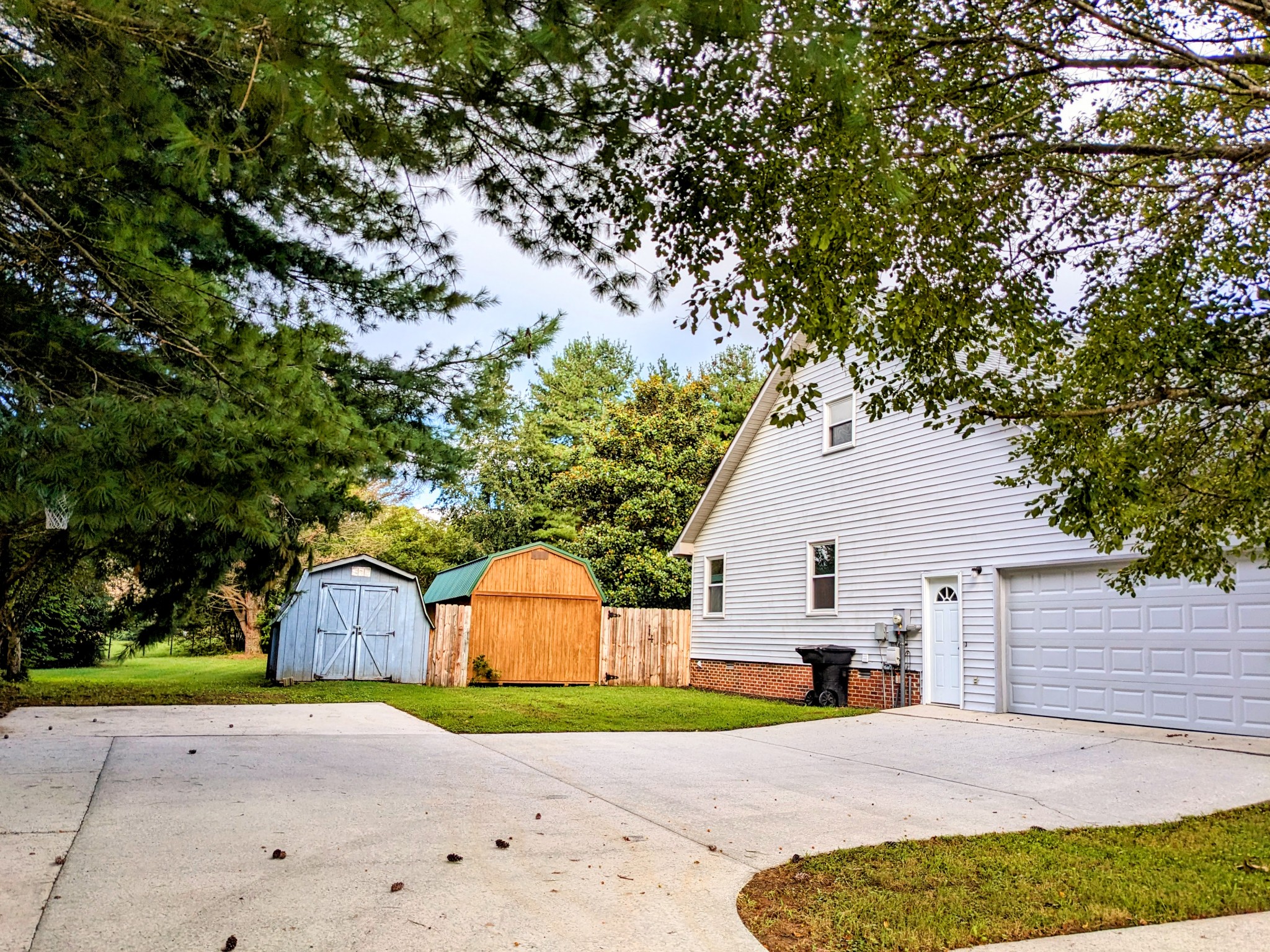 212 Ashley Dr
