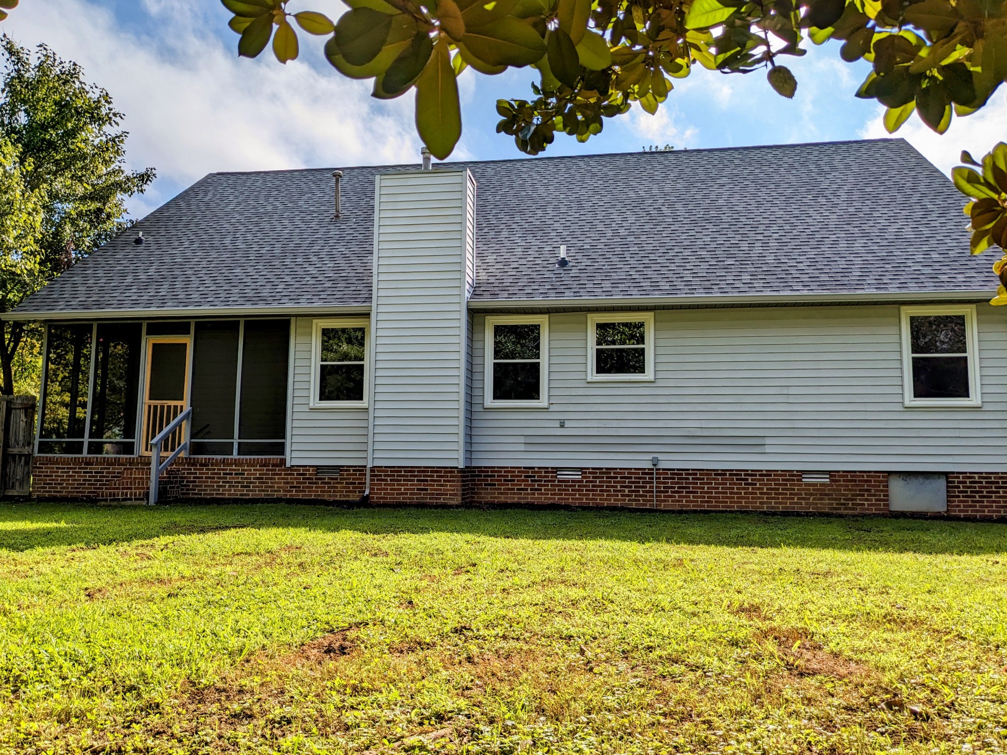 212 Ashley Dr