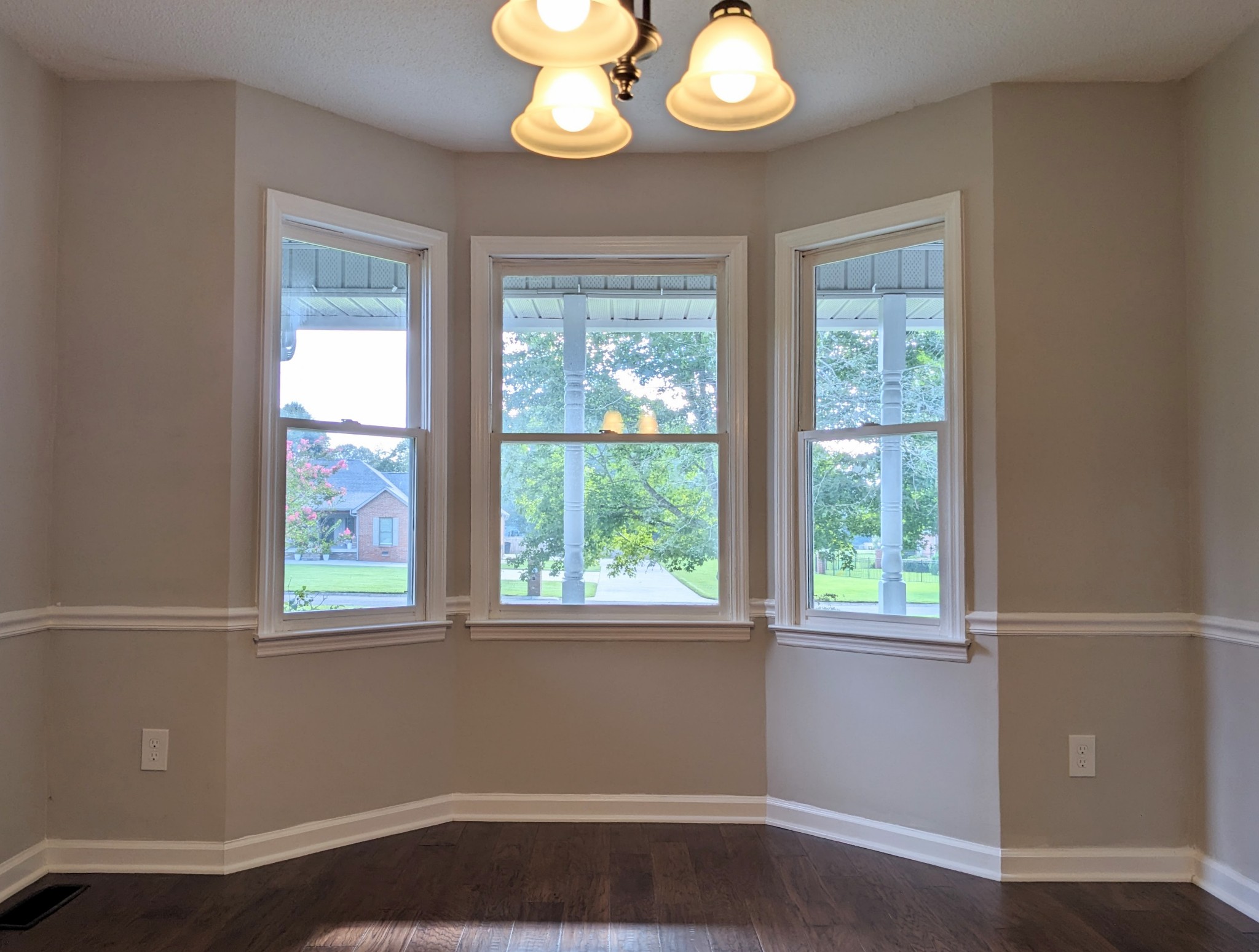 212 Ashley Dr