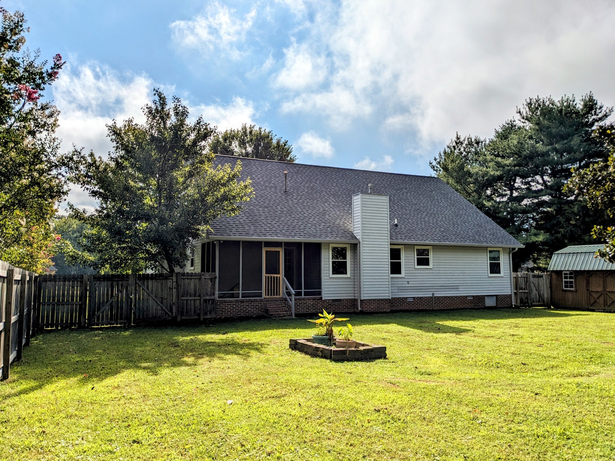 212 Ashley Dr