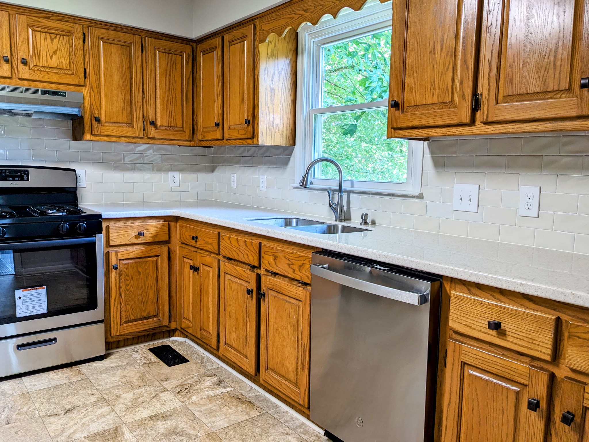 212 Ashley Dr