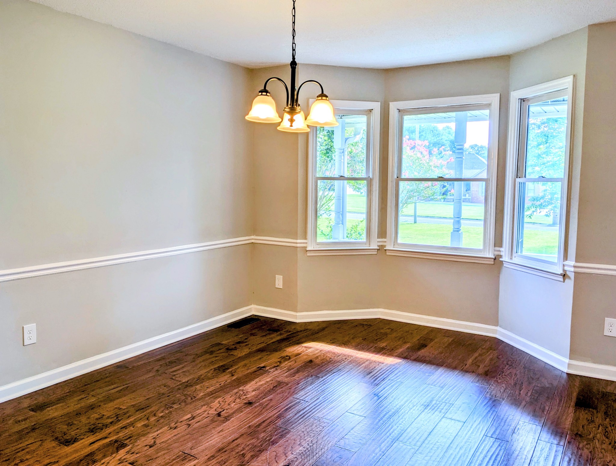 212 Ashley Dr