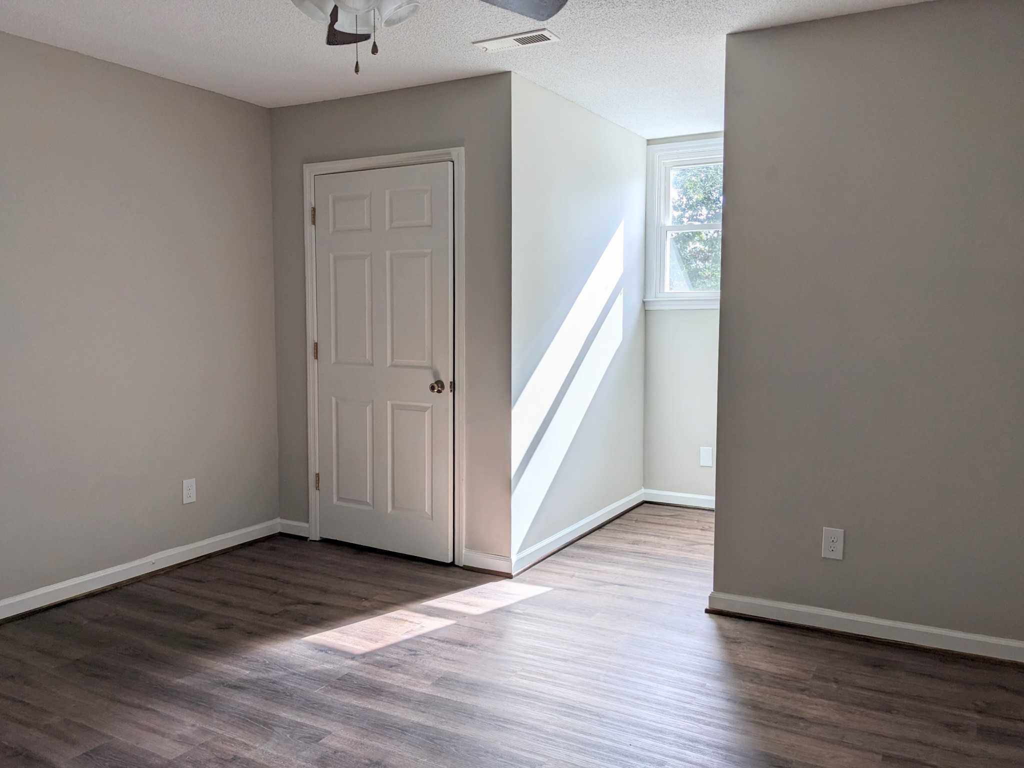 212 Ashley Dr