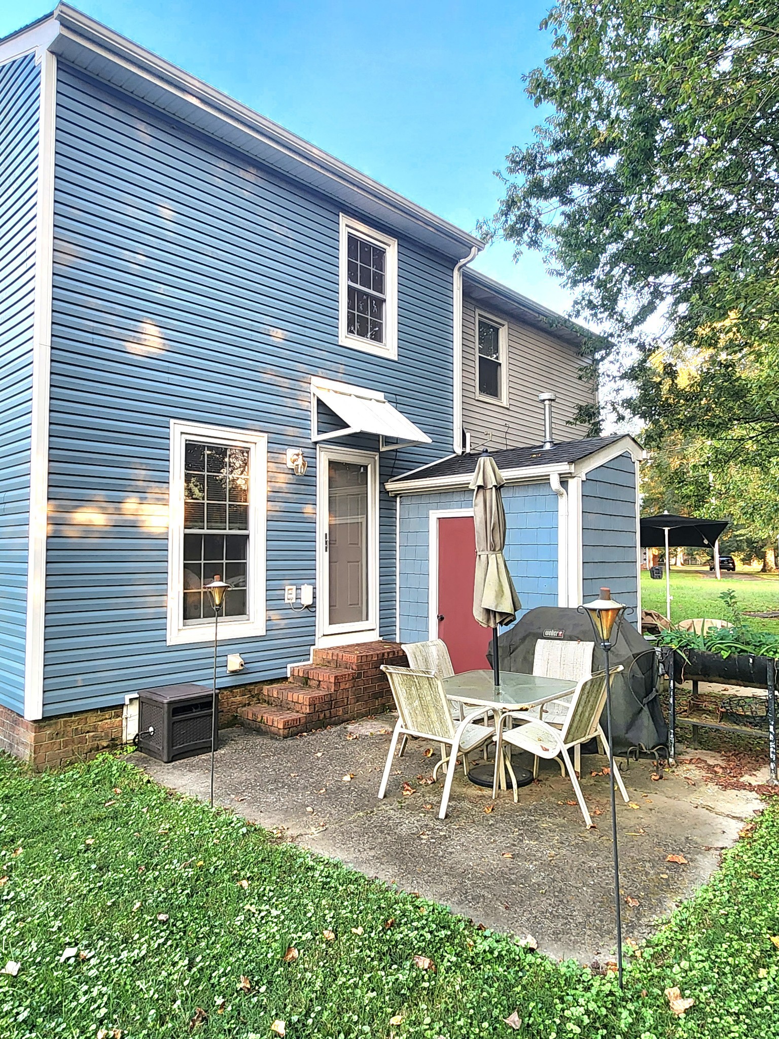 201 Blue Lake Dr Unit: B