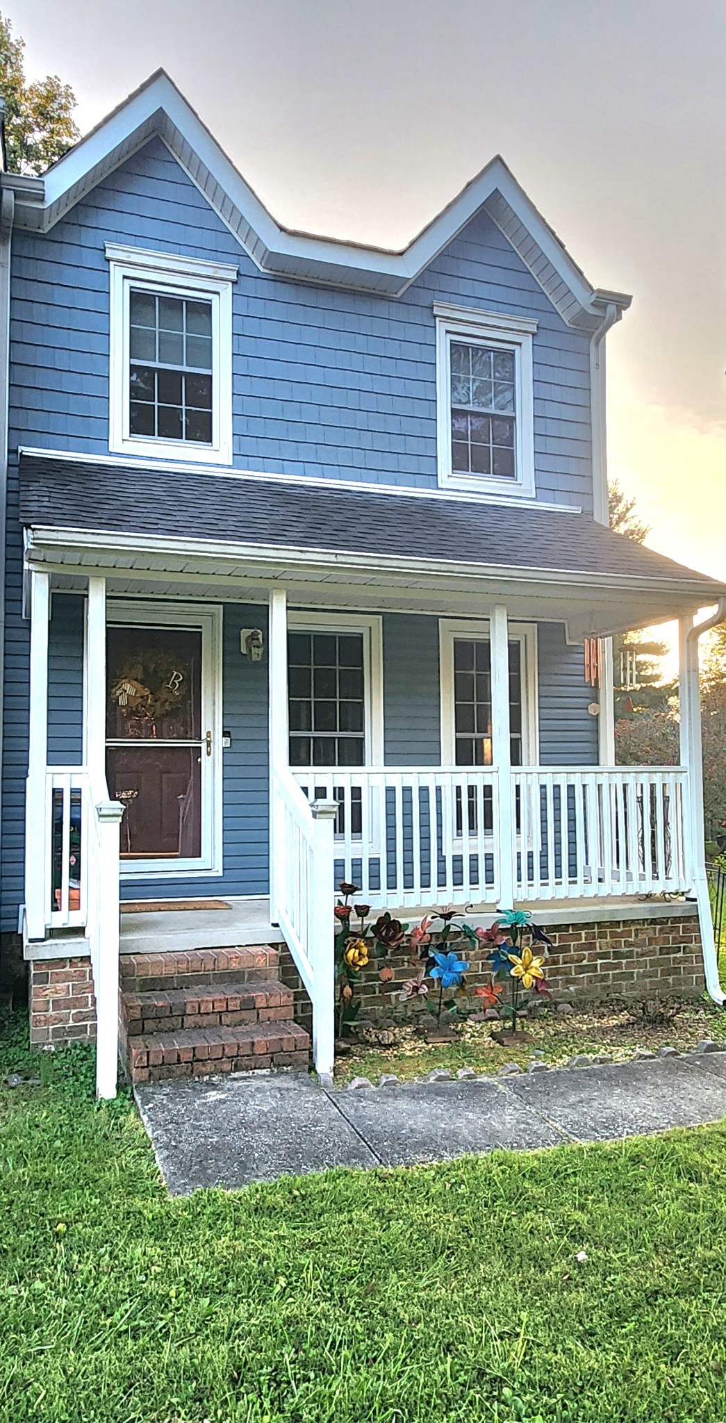 201 Blue Lake Dr Unit: B