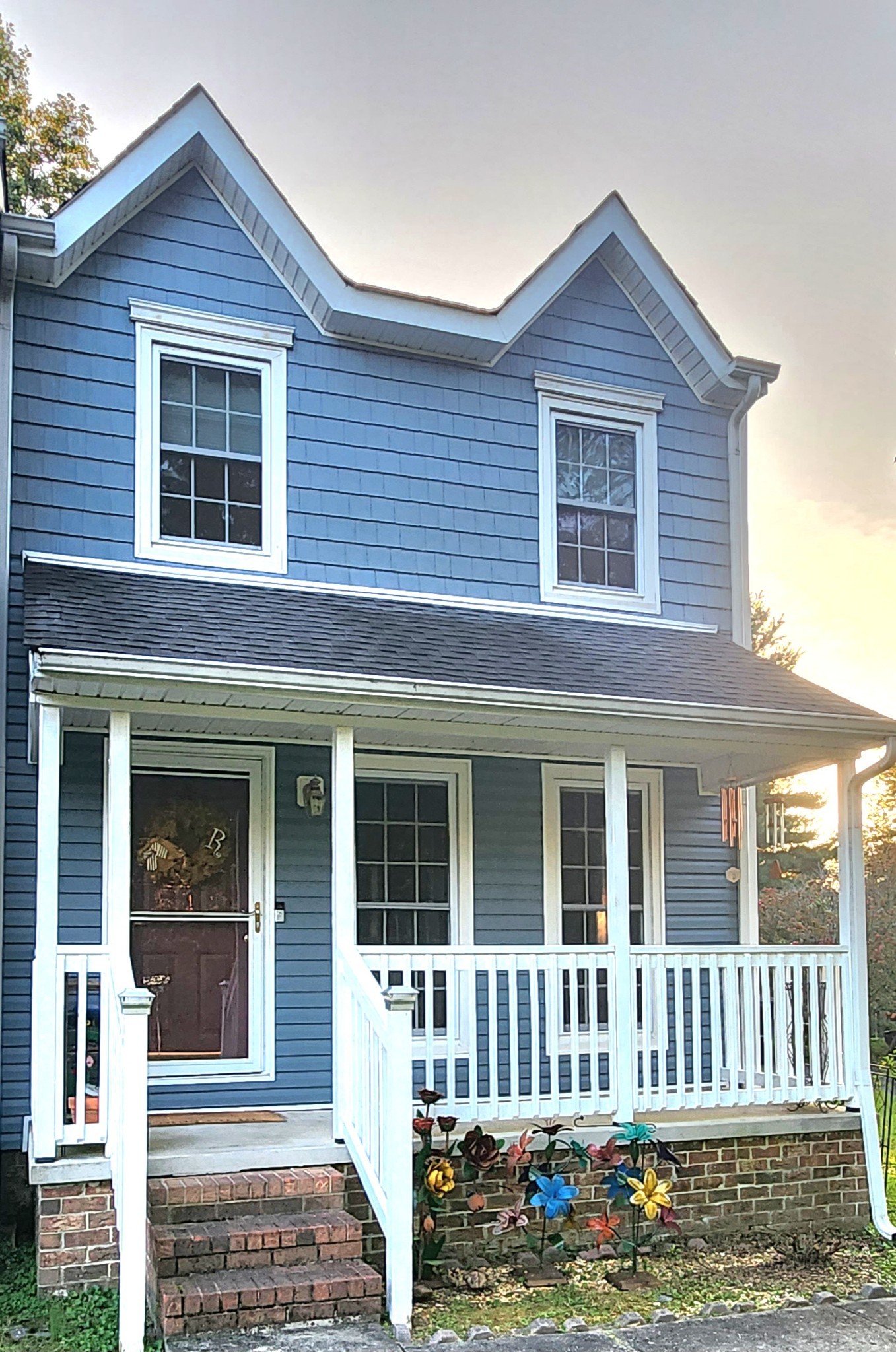 201 Blue Lake Dr Unit: B