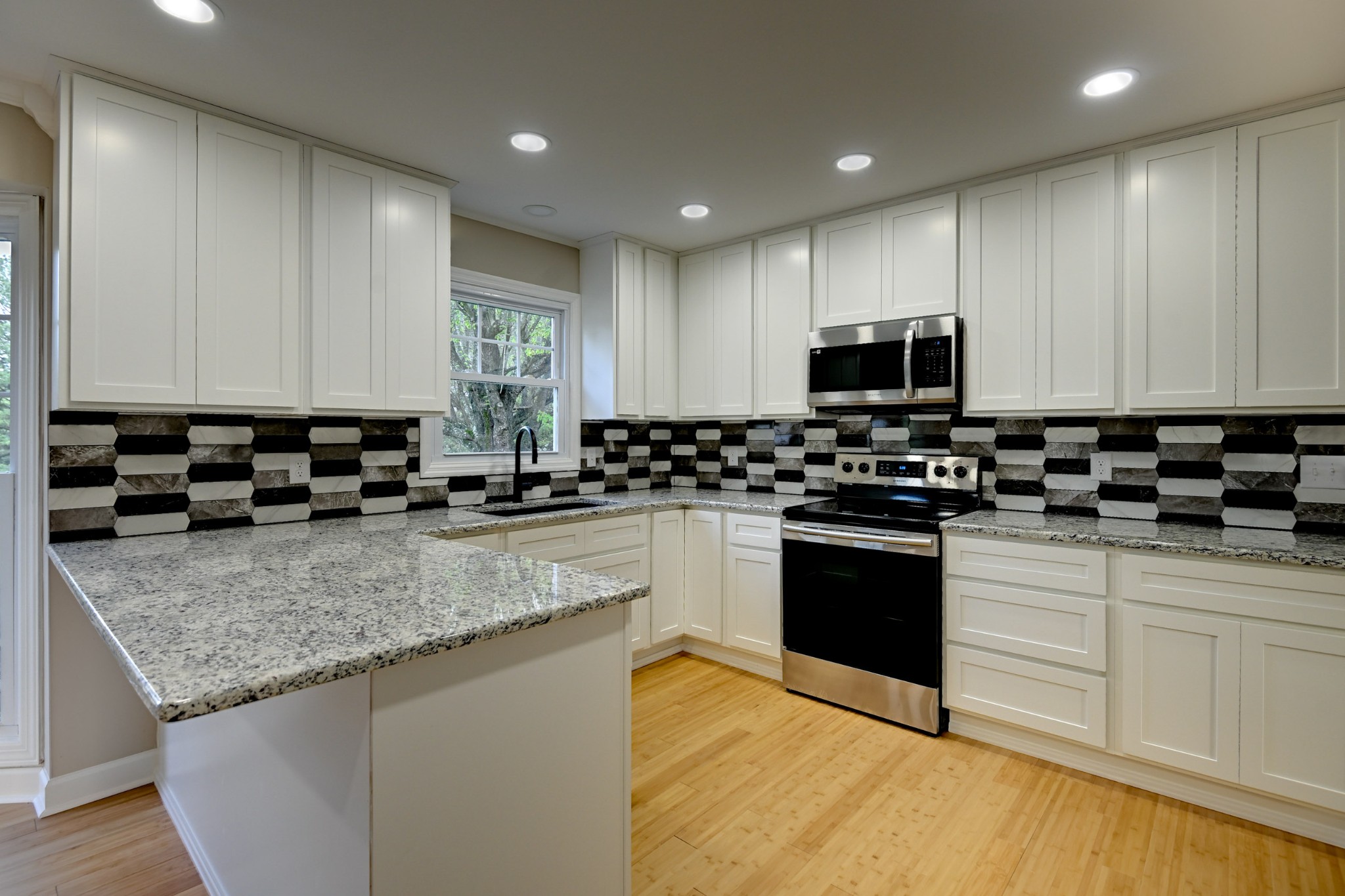 1808 Hidden Ridge Cir