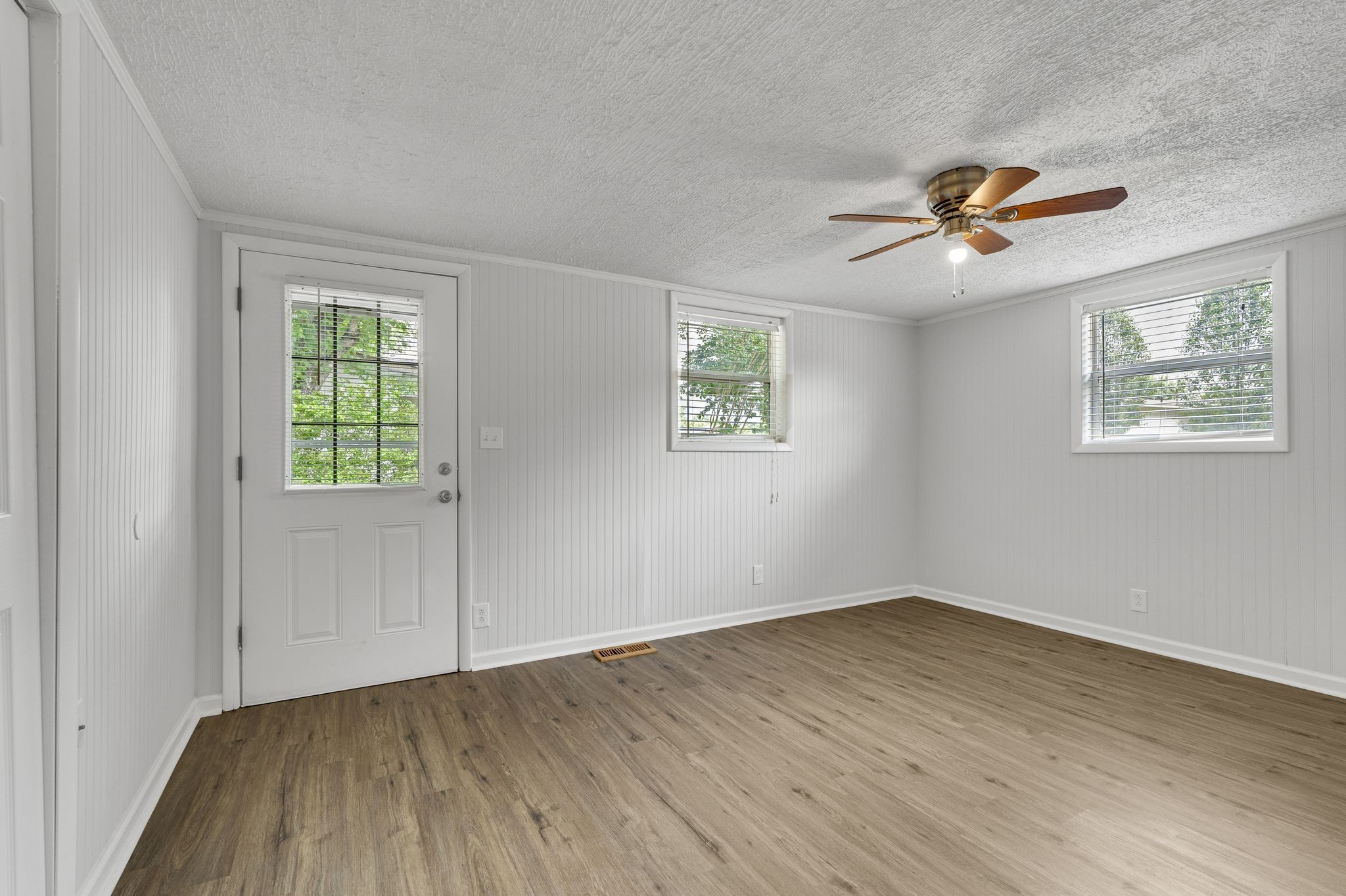 106 Swann Ave