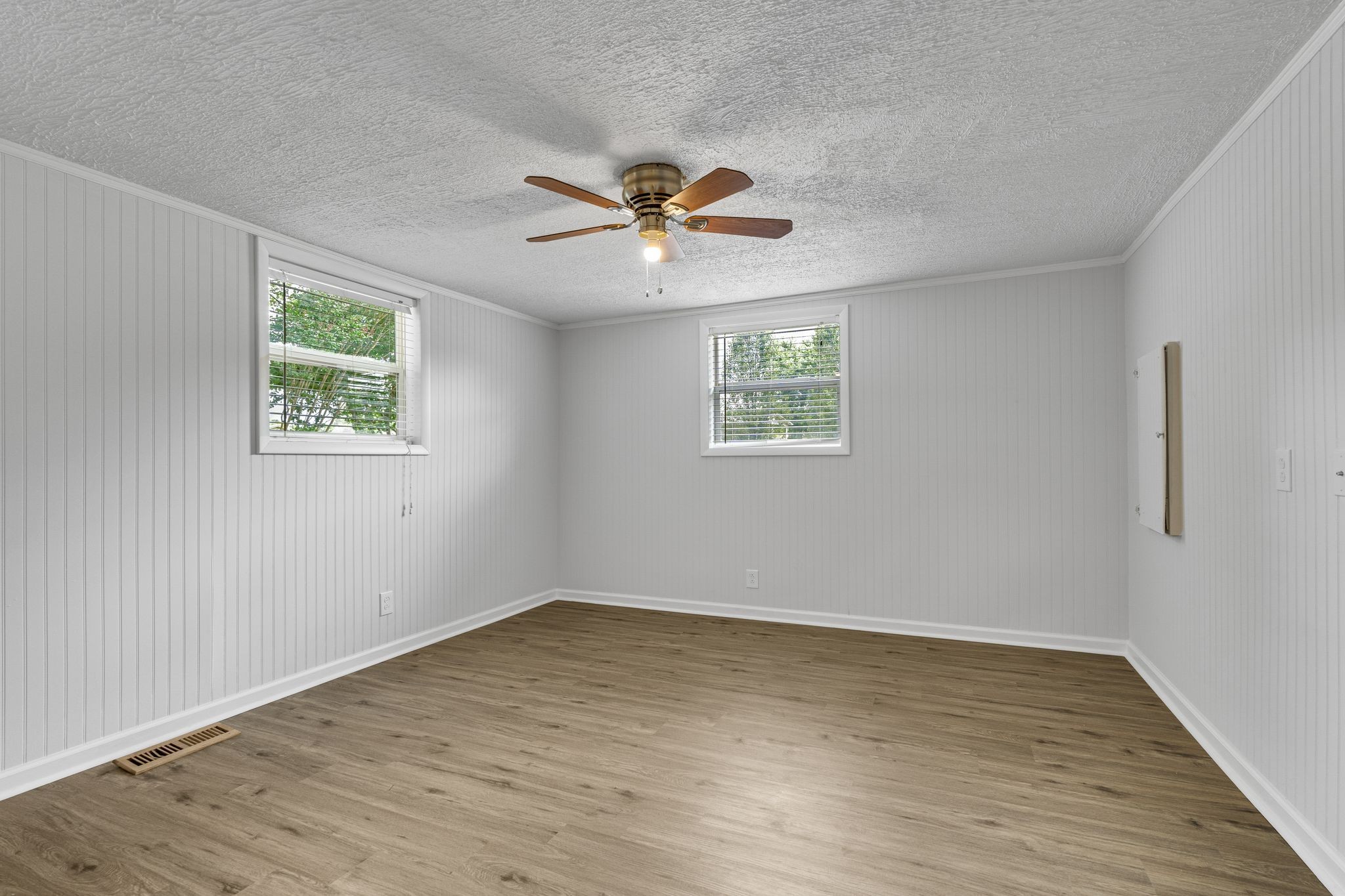 106 Swann Ave