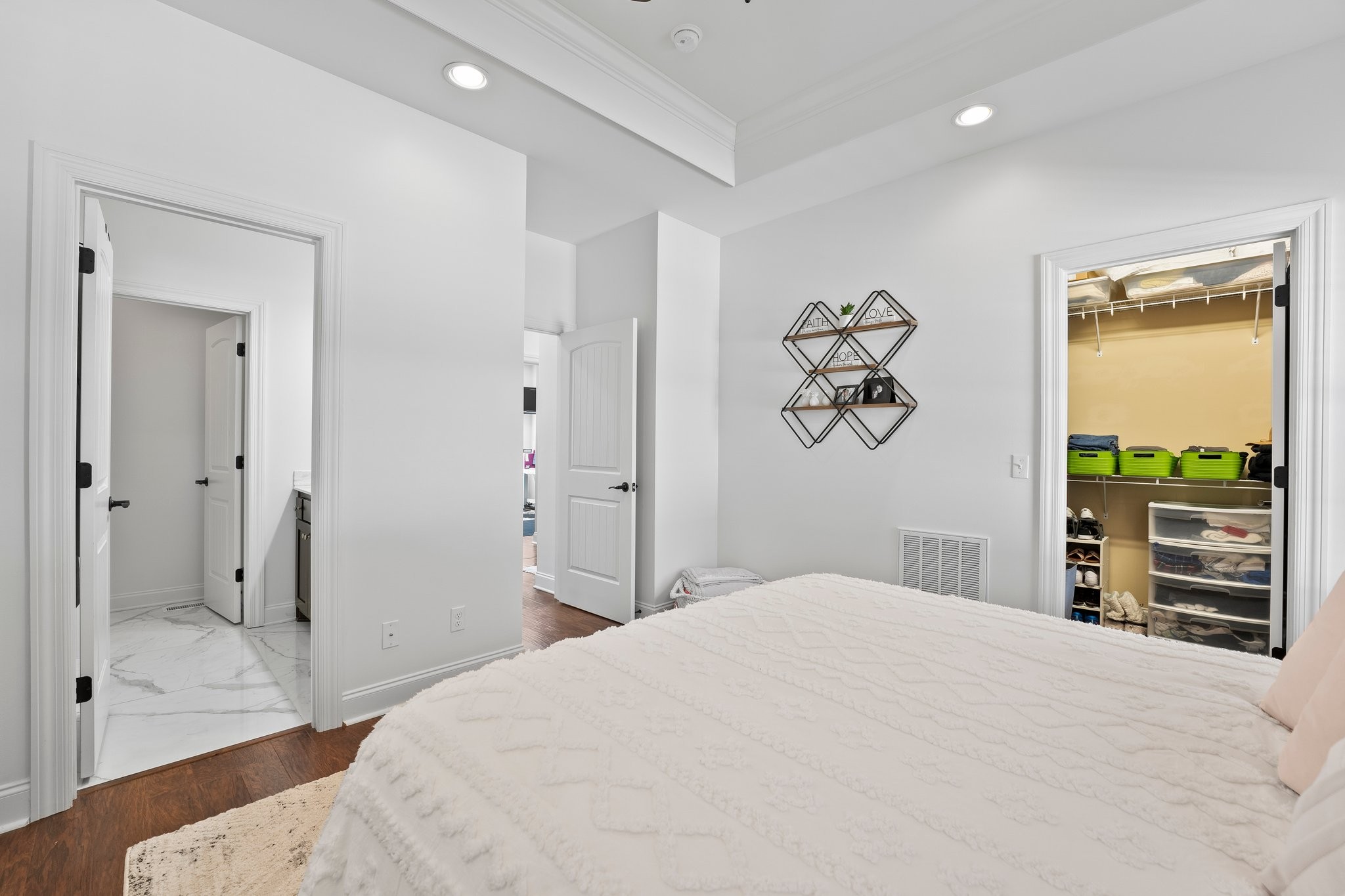 228 WILLIAMSBURG CIRCLE