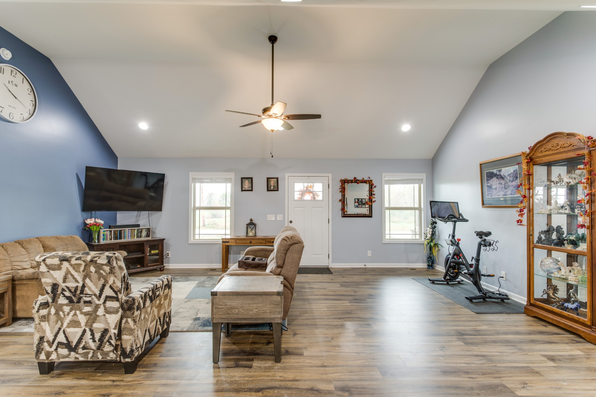 8566 Fredonia Rd
