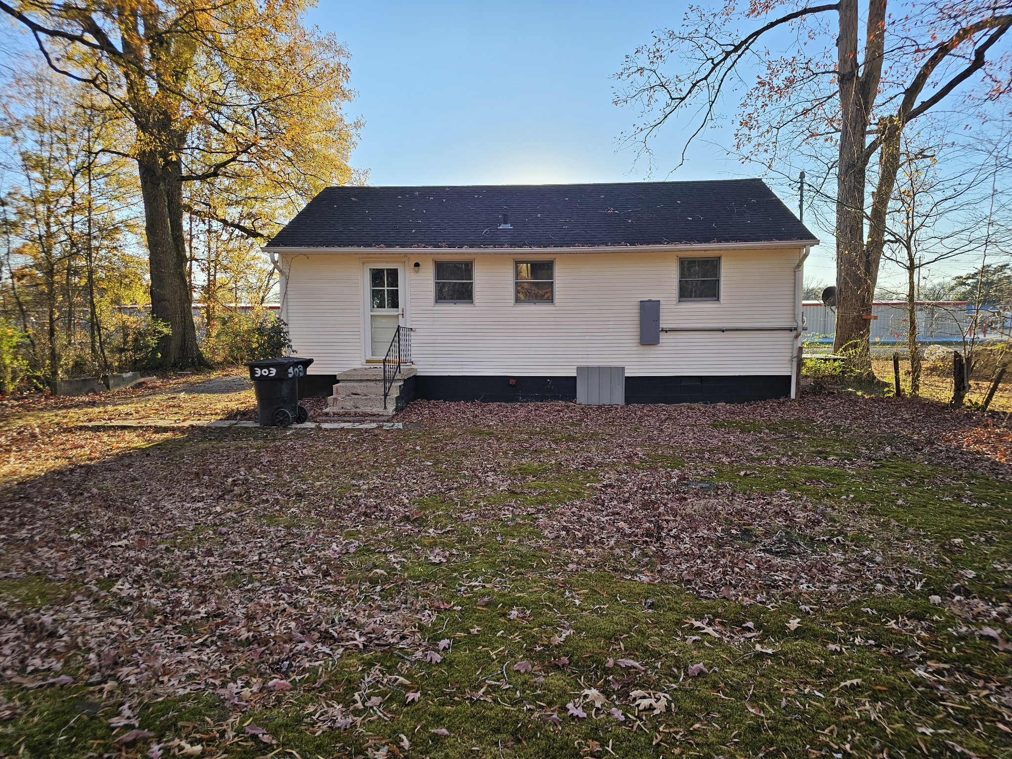 303 Cornish St