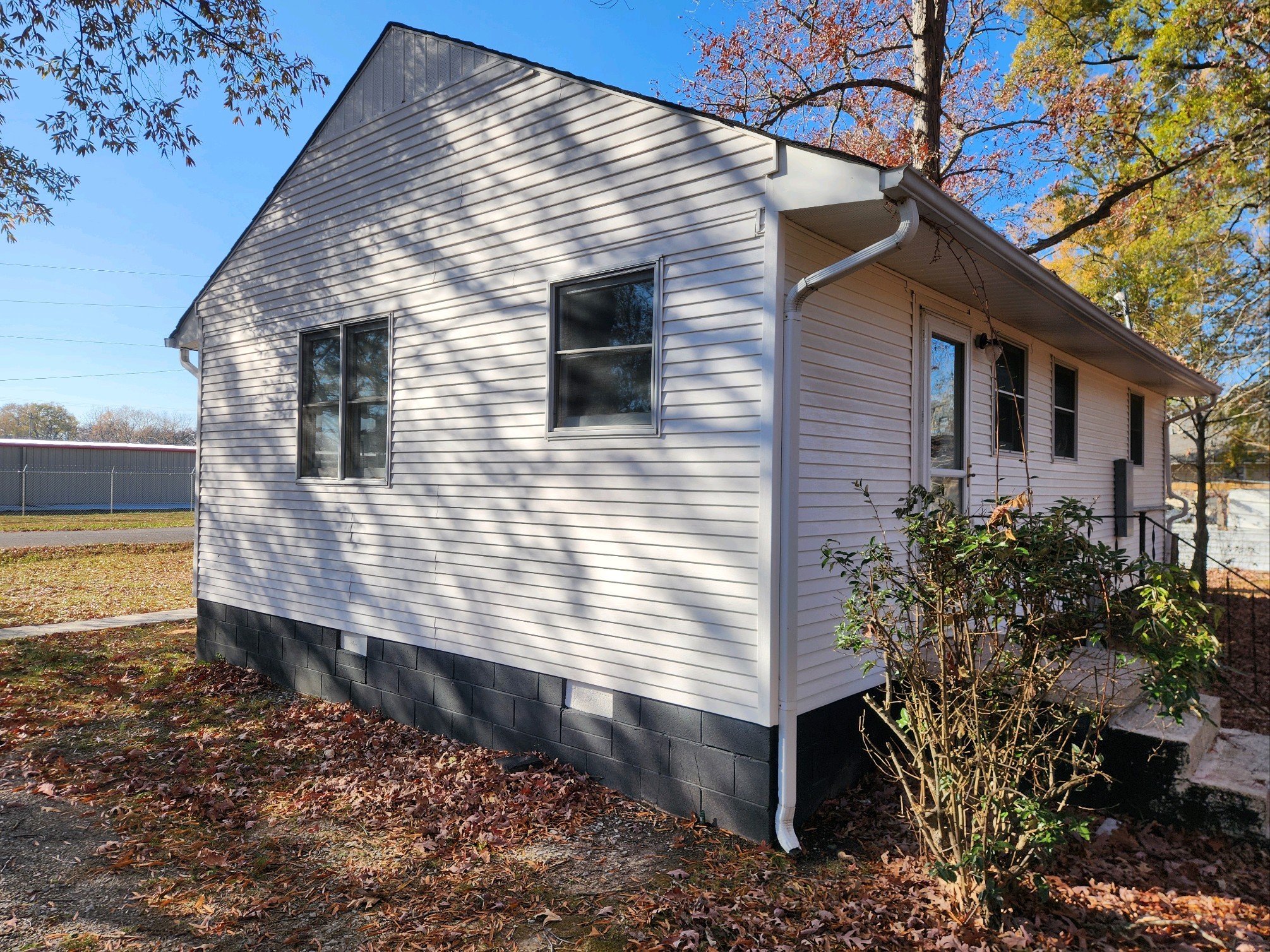 303 Cornish St